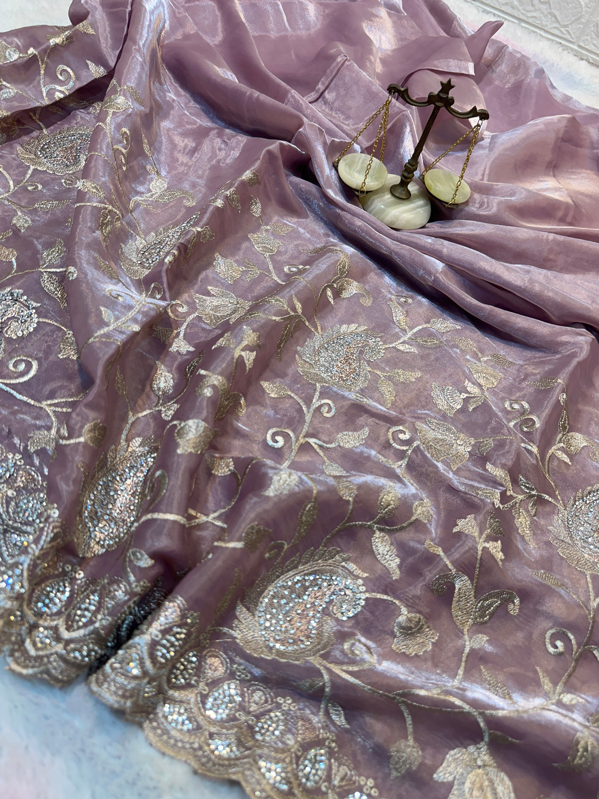 Buy 1 Get 1 FREE – Premium Mauve Zari Work Saree ✨