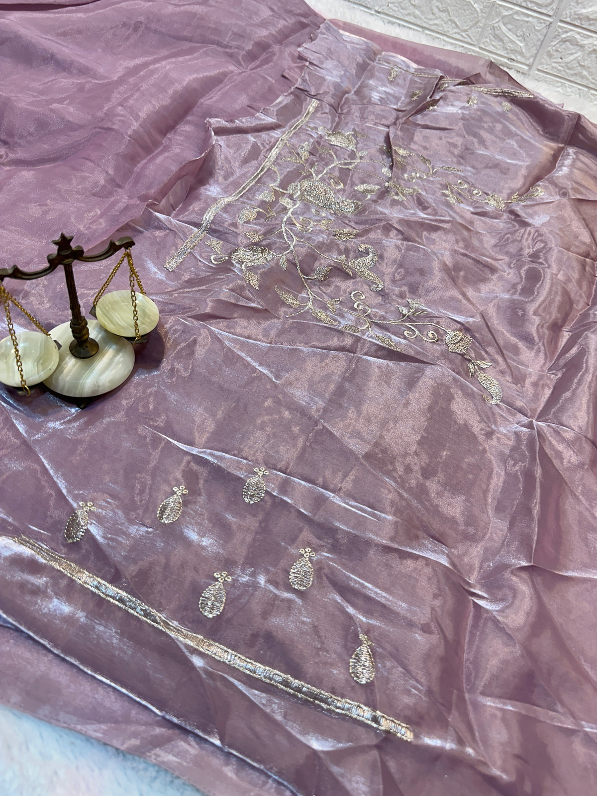 Buy 1 Get 1 FREE – Premium Mauve Zari Work Saree ✨